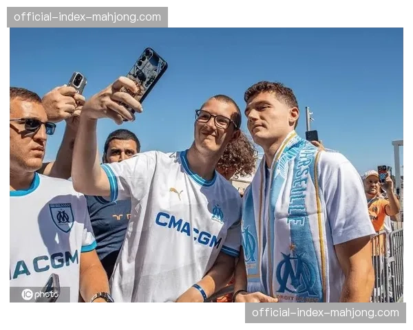 马赛输球后帕瓦尔、霍伊别尔痛批球队：不可接受的表现！